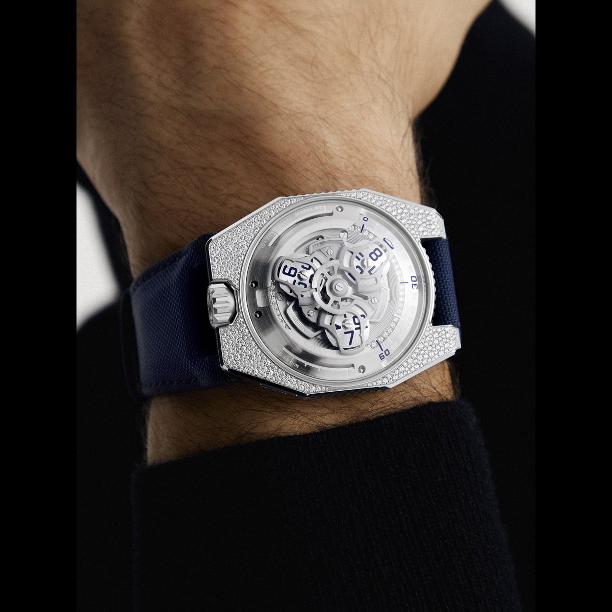 URWERK UR-100V Stardust