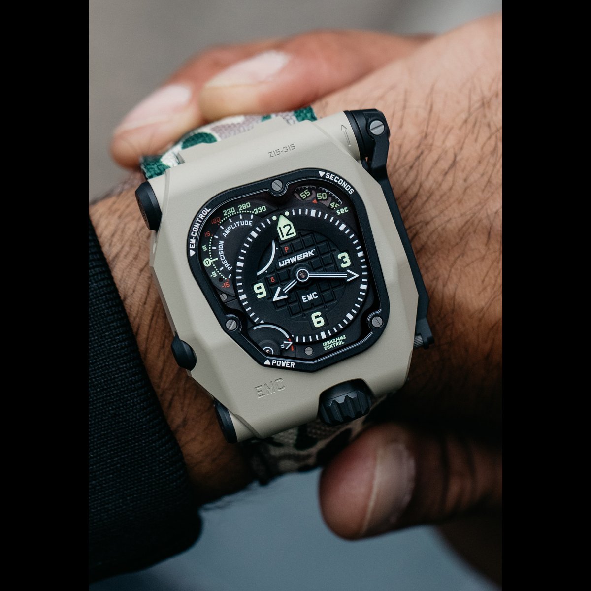 URWERK EMC Desert Sand