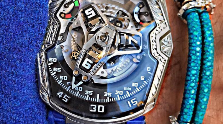 Santa Laura's watch URWERK UR-210