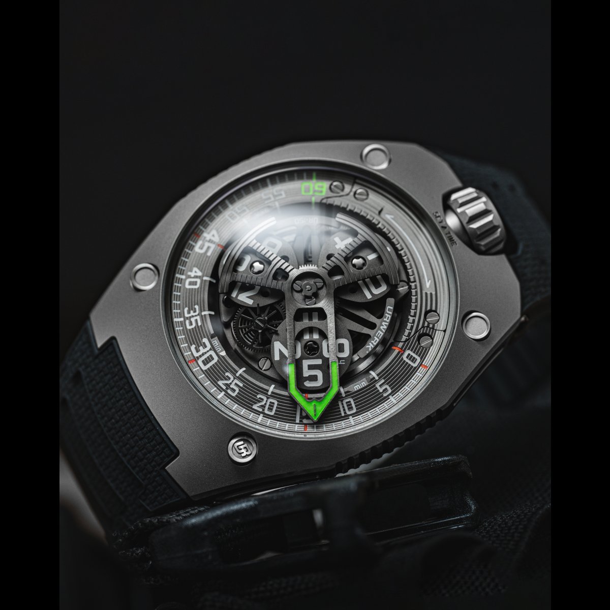 URWERK UR-150 Scorpion 